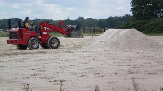 Rajout de 250 tonnes de sable de fontainebleau dans la carrière